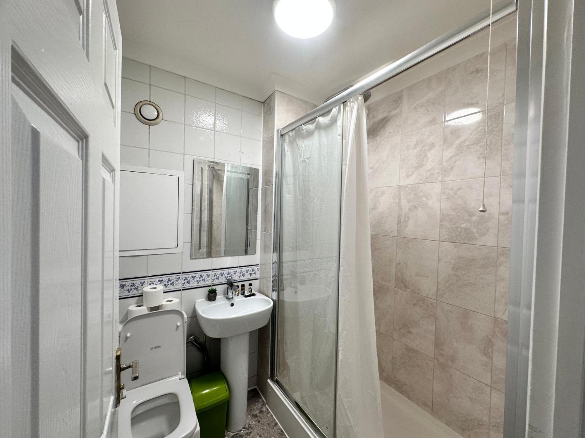 Posh 2-Bedroom, Living Room, Kitchen & 1.5 Bathroom Londyn Zewnętrze zdjęcie