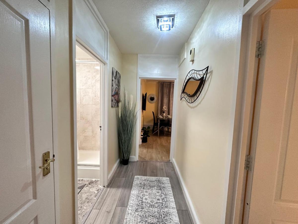 Posh 2-Bedroom, Living Room, Kitchen & 1.5 Bathroom Londyn Zewnętrze zdjęcie